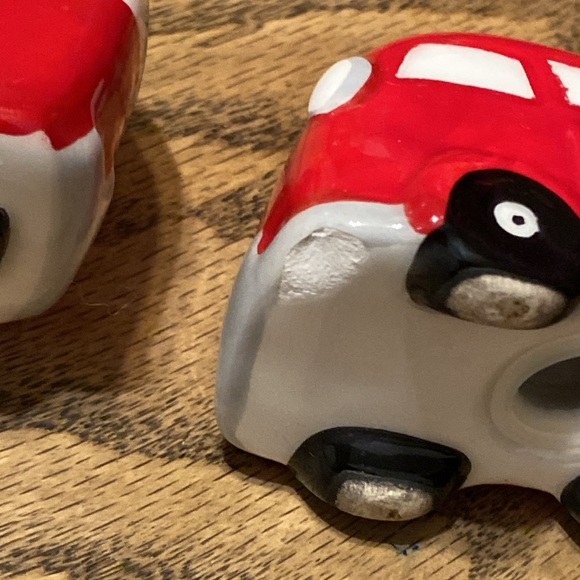 Christmas Car and Trailer Salt and Pepper Shakers - Picture 8 of 8